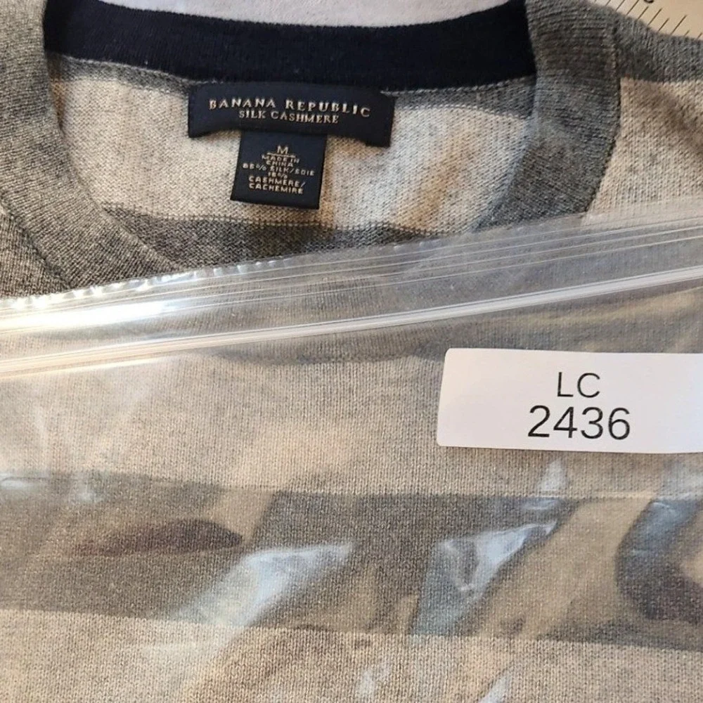 Banana Republic Sweater Mens M Grey Striped Silk Cashmere Knit Preppy Classic